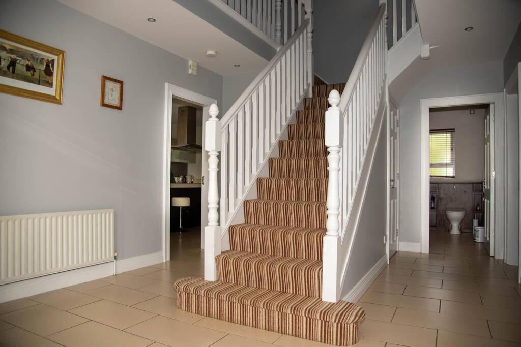 Вилла Hillside House- Wild Atlantic Way Burnfoot Экстерьер фото